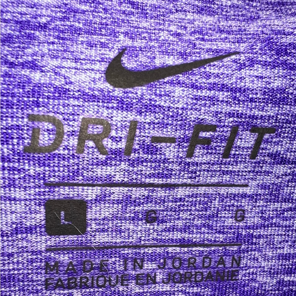 EUC Authentic Nike long sleeve women’s Dry Fit Running Top in a heathery purple - Picture 6 of 16